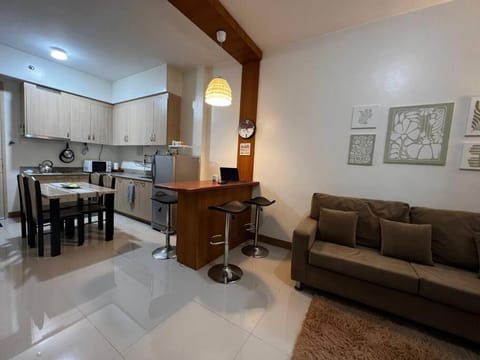 Just Perfect for Your Family & Friends Condo in Las Pinas
