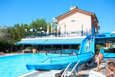 People, Pool view, Swimming pool, Swimming pool