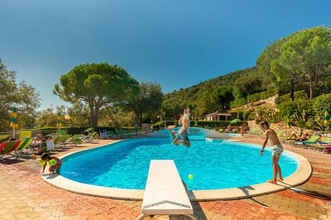 Swimming pool, Swimming pool