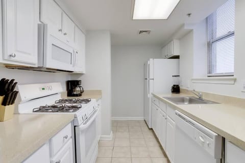 Spectacular Condo 2/2 @Ballston With Gym Apartment in Arlington