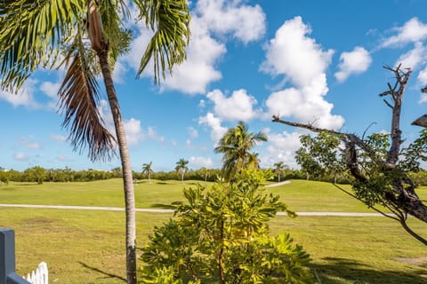 Paradise Point by AvantStay Golf Course Living House in Stock Island