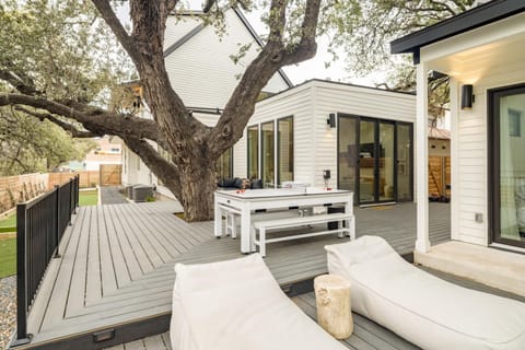 Henley by AvantStay Plunge Pool Incredible Patio Guest House Haus in Austin