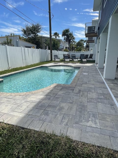 Beautiful New Build Private Pool Home on the North End of Fort Myers Beach! home Casa in Estero Island