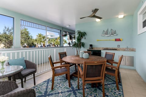 - The Bonita Paddle A202 - Beautiful Bonita Springs Condo with Mother In Law Suite! condo Apartment in Bonita Springs