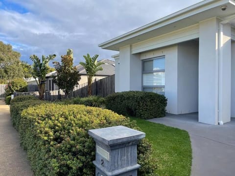 First-Class Coastal Living House in Dromana