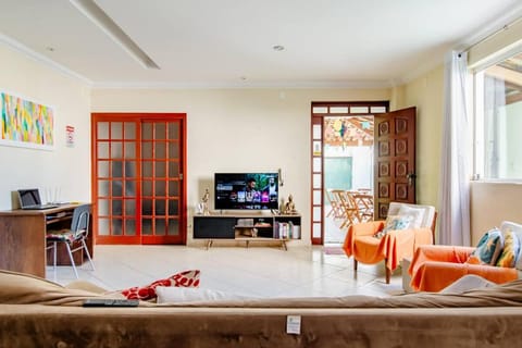 Communal lounge/ TV room, TV and multimedia, Living room, Seating area, Evening entertainment