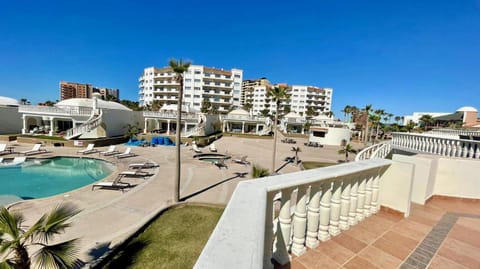 Stunning 4 Bedroom Beach Villa on Sandy Beach at Las Palmas Beachfront Resort V6 villa Chalet in Rocky Point