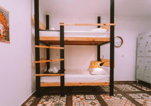 Bedroom, bunk bed