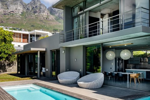 Property building, View (from property/room), Balcony/Terrace, Seating area, Mountain view, Swimming pool