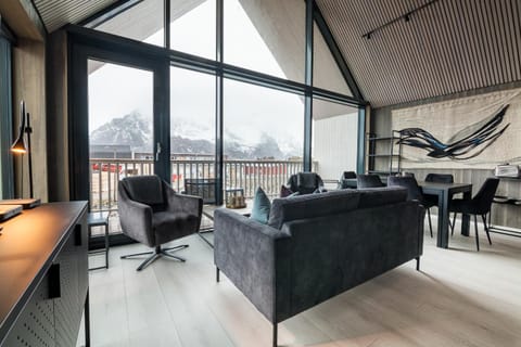View (from property/room), Balcony/Terrace, Living room, Seating area, Mountain view