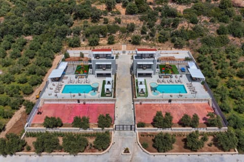 Property building, Day, Bird's eye view, Pool view, Swimming pool