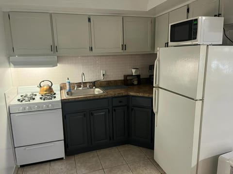 Two Bedroom Private Apt near NYC Apartment in North Bergen