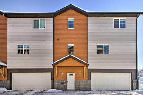 Modern Fargo Townhome in Central Location! Haus in Moorhead