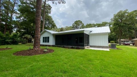 SAND DOLLAR LODGE home House in Camden County