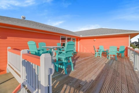 A Lil' Tipsea home House in Bolivar Peninsula