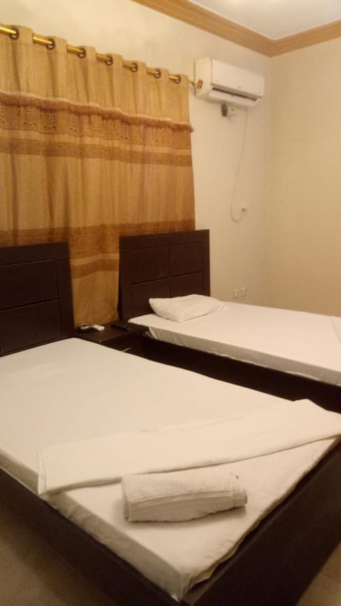Johar Hill view Guest House Bed and Breakfast in Karachi