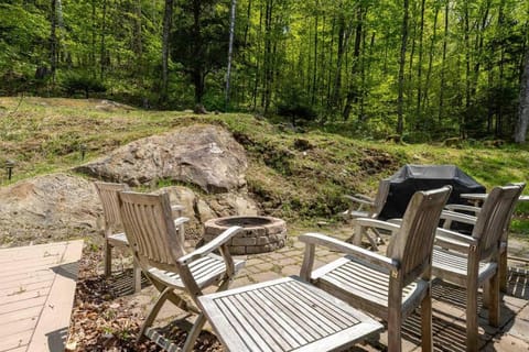 Game Room + Hot Tub - 7BR updated home Maison in Killington