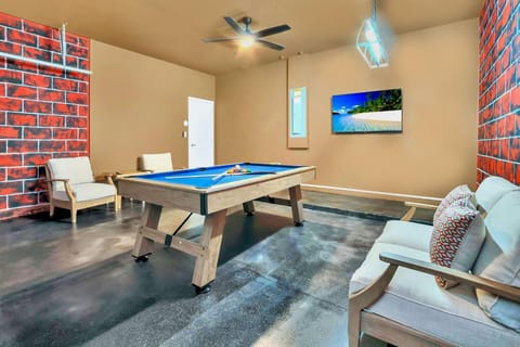 Supreme Disney Retreat - 10BR Home - Pool, Hot Tub House in Kissimmee