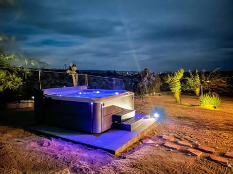 High View Haven - Hot Tub, Fire Pit & BBQ in Joshua Tree! home House in Joshua Tree
