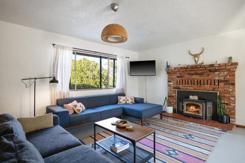 Splash House with Private Pool & Fire Pit - Dogs Welcome Free home House in Joshua Tree