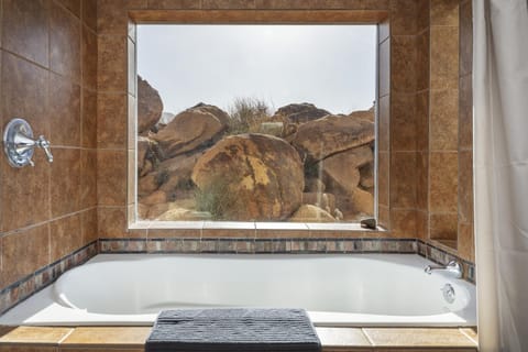 Rock Box - Modern Adobe Nestled in the Boulders Above Coyote Hol home Haus in Joshua Tree