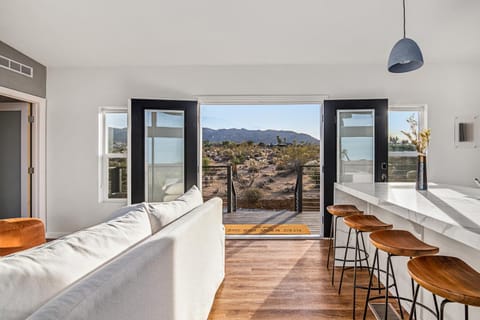 Sagebrush Bungalow - Modern Retreat withHot Tub, Fire Pit and BBQ! home House in Joshua Tree