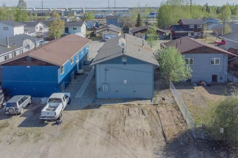 28th Ave Unit2 Centrally Located Coffee Bar and Comfort Copropriété in Fairbanks