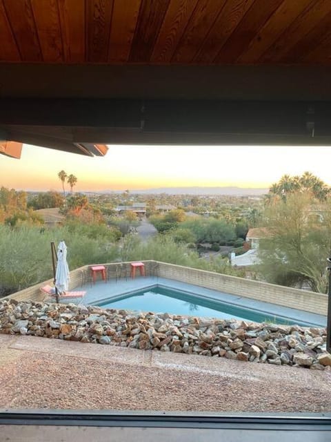 Luxury Hillside Mid Century Modern w Amazing Views Spa and Pool House in Paradise Valley