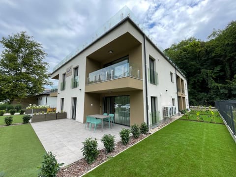 Optimus Residence Apartment in Balatonszárszó