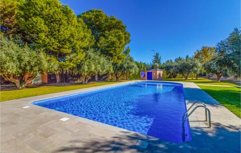 Awesome home in San Juan de Alicante with Outdoor swimming pool, WiFi and 3 Bedrooms Casa in Sant Joan d'Alacant