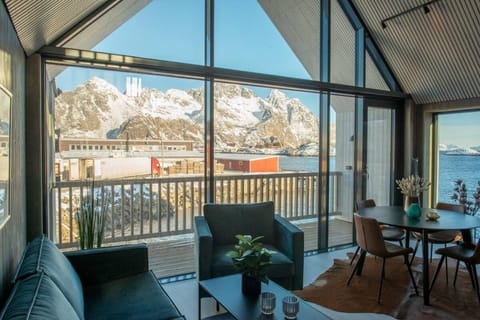 View (from property/room), Balcony/Terrace, Living room, Seating area, Dining area, Mountain view, Sea view