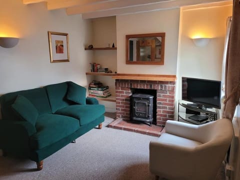 Two Bedroom Cottage (rural setting with good Access links) Apartment in Newark and Sherwood District