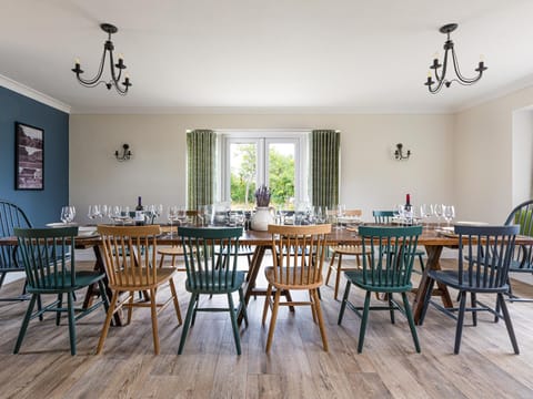 Decorative detail, Dining area, Garden view