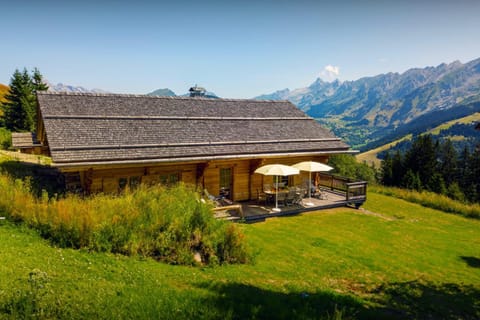 Property building, Spring, Day, Natural landscape, Garden, Garden view, Mountain view