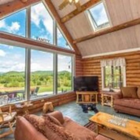 Big Sky Mountain Estate House in Brownfield