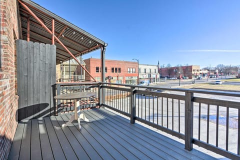 Upscale Loft in the Heart of Dtwn Springfield Apartment in Springfield