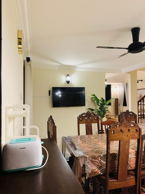 D Riad Ipoh Homestay l Home Cinema l 300MBPS l Múslim Only l Villa in Ipoh