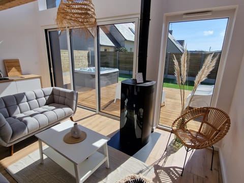 Living room, Garden view