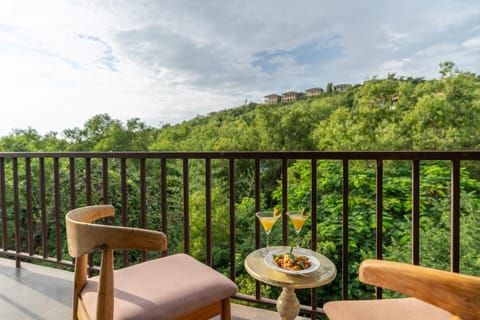 Balcony/Terrace, Food, Mountain view