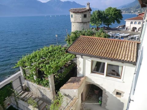 Traumhafter Rustico direkt am Ufer des Gardasees House in Malcesine