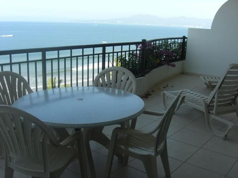 5 Star Playa Royale 2 Bedrooms on the 6th floor ask about our other PRR condos House in Nuevo Vallarta