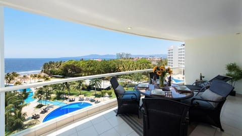 Balcony/Terrace, Pool view, Sea view