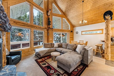 Coal Creek Cabin House in Snoqualmie Pass
