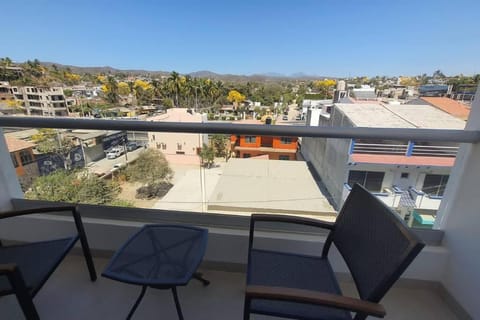 Balcony/Terrace, Seating area, City view