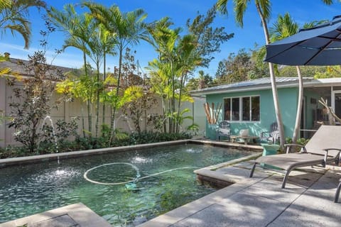 Charming Studio w Pool One Mile to Beach Pets Welcome Copropriété in Lake Worth