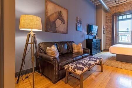 Hip Urban Loft-Small Town Charm-124 LOFTS #2 Condo in Dundee