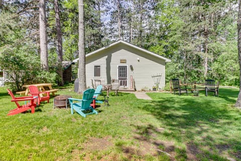 Pequot Lakes Cabin Retreat with Dock and Bikes! Maison in Pequot Lakes