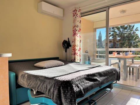 Studio cabine 4 pers avec terrasse, clim et parking au Lavandou - FR-1-251-431 Cabin in Le Lavandou