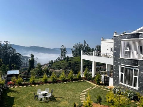 Property building, Garden, Garden view, Mountain view