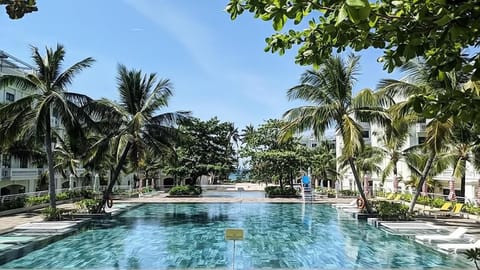 Day, Natural landscape, Pool view, Swimming pool, sunbed